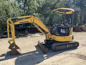 KOMATSU PC27MR-2 + 4 CUCHARONES – Miniexcavadora 3T